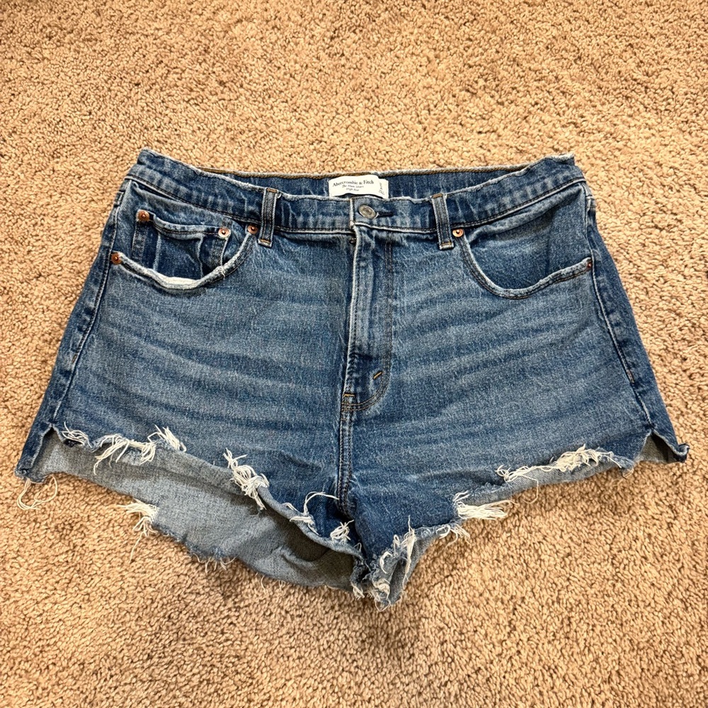 Abercrombie High Rise Mom Short